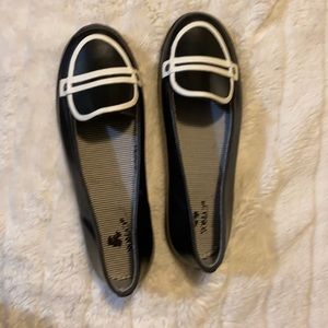 Classic look rubber flats size 9 similar to Kate spade